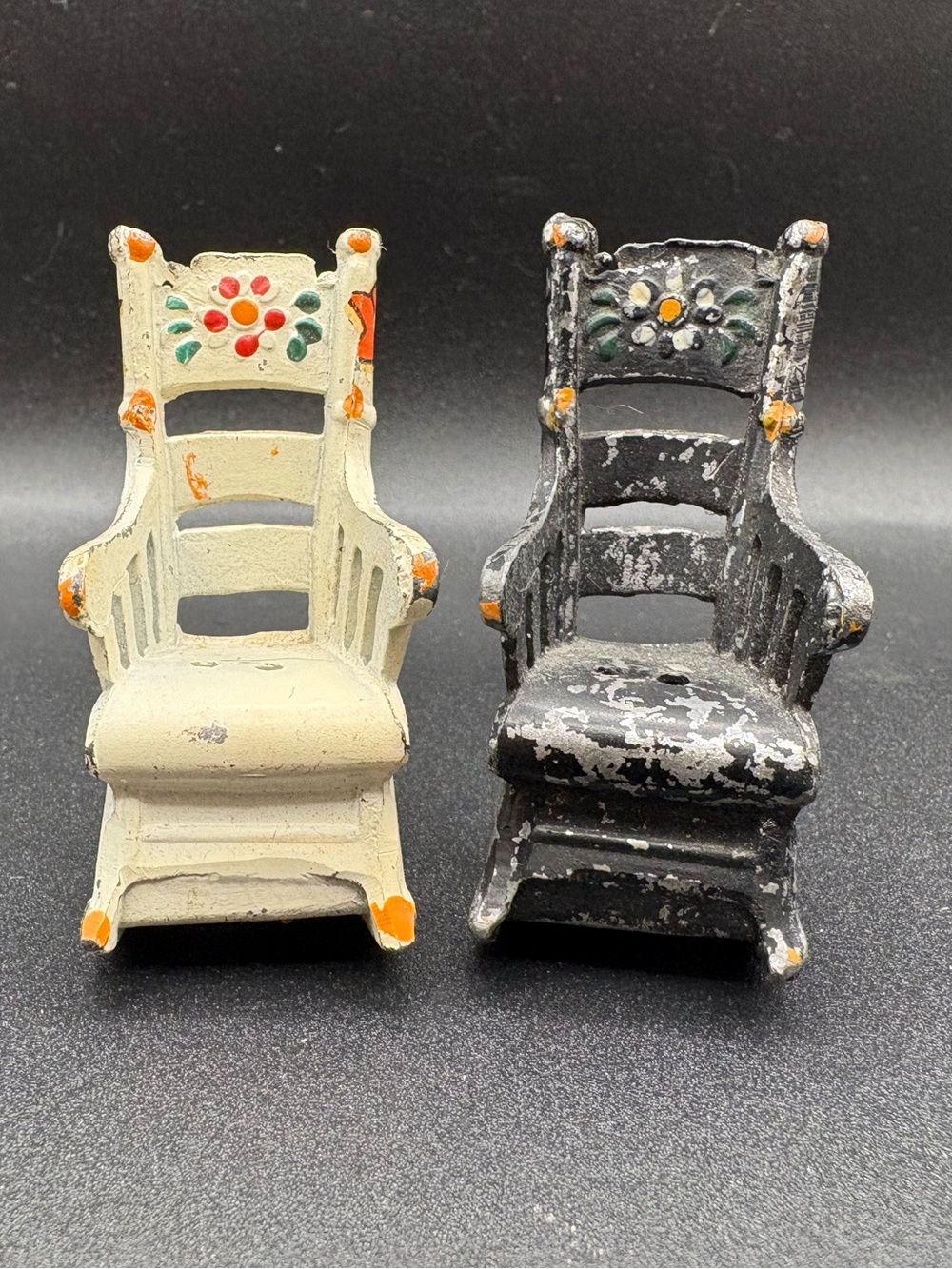 Vtg Salt & Pepper Shakers